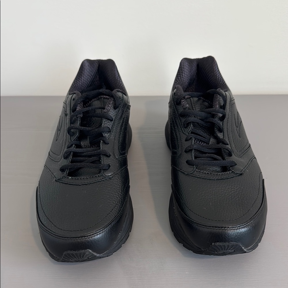 Brooks Dyad Walker Black Athletic Shoes Sleek Design (Size 12 2E wide)